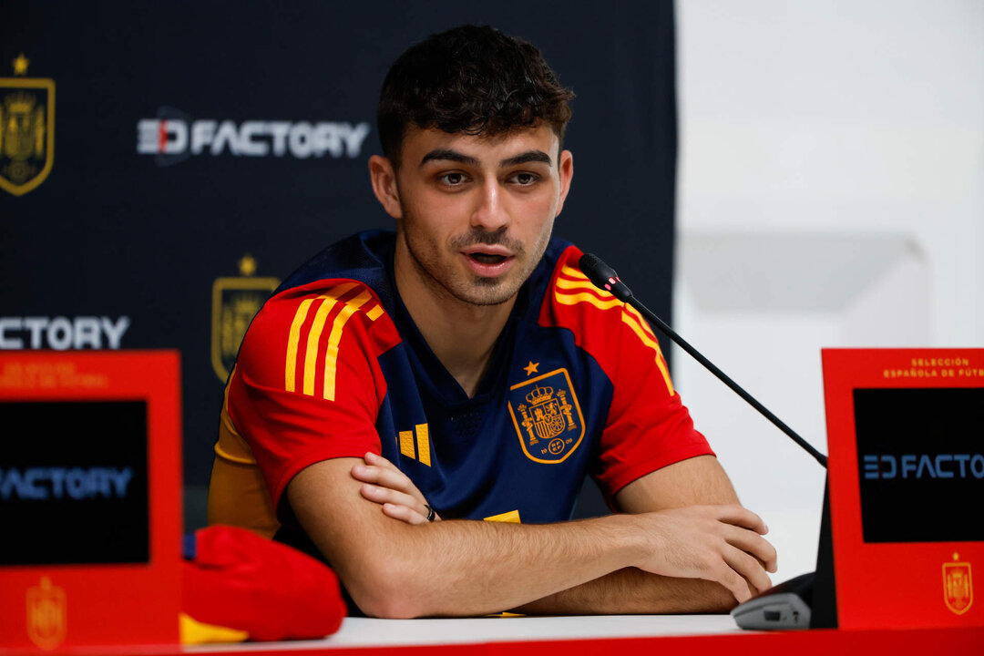 <p>El centrocampista de la selección española de fútbol Pedro González López "Pedri', durante un acto con la compañía 3D Factory este lunes en Doha. EFE/ Juanjo Martin</p>