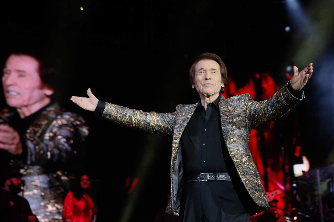 El cantante Raphael durante un concierto el pasado día 1 de septiembre. EFE/Javier Cebollada