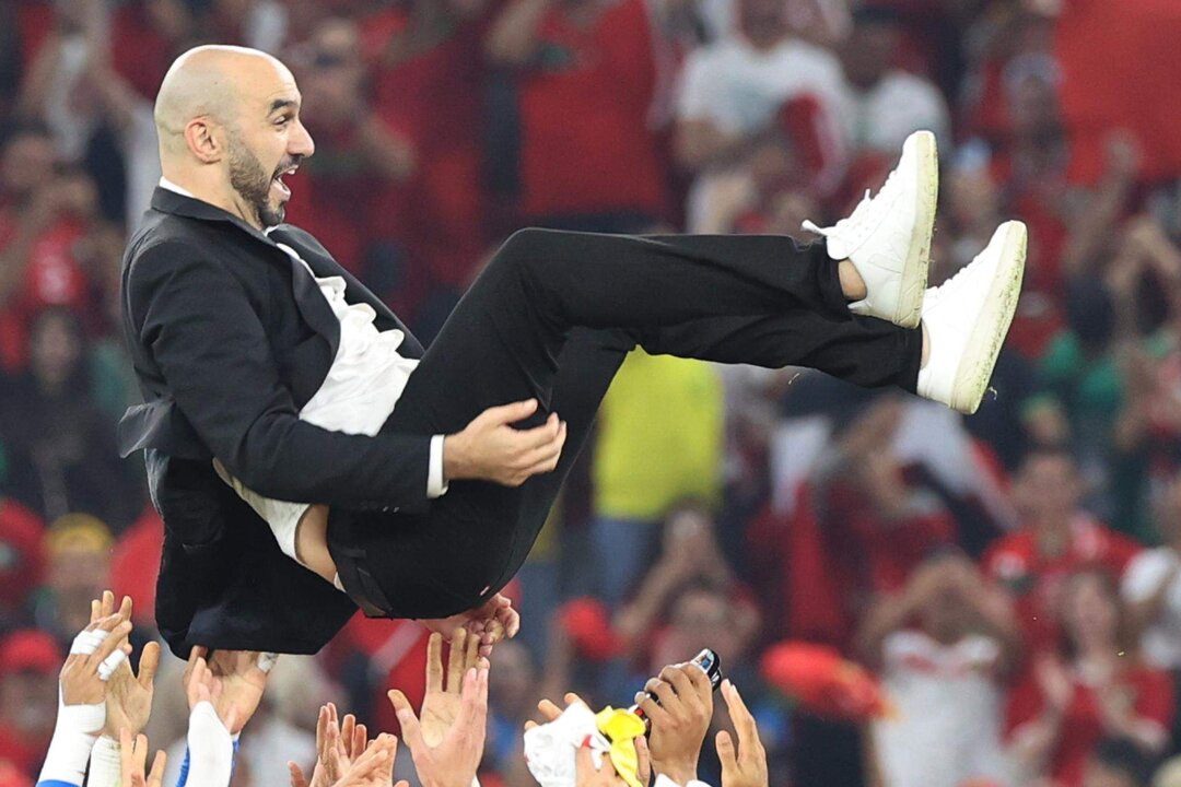 El seleccionador de Marruecos, Walid Regragui, tras ganar a Canadá en el Mundial de Qata. EFE/EPA/Mohammed Messara